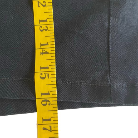 a.n.a. Women's Plus-Size 26 4.5" Mid Rise Chino Short - BLACK - Picture 8 of 11